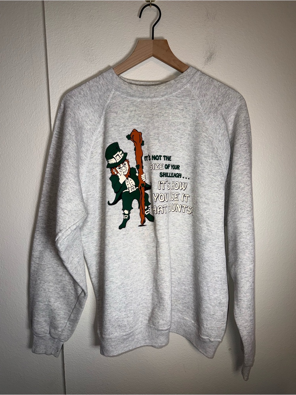 IRISH VINTAGE Hanes Activewear Men's Gray Graphic Sweatshirt W Leprechaun XL